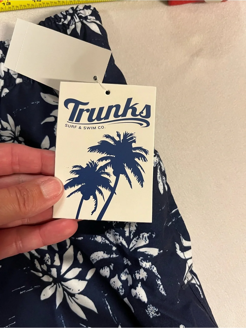 Trunks Surf & Swim Co Sano Pineapple Swim Trunks Men’s L NWT Quick Dry Navy